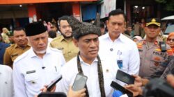Tinjau Pasar Lubuk Buaya, Mentan Amran Pastikan Pemerintah Masifkan Beras SPHP Untuk Jaga Harga