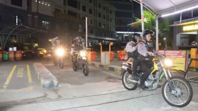 Malam Akhir Pekan, Polres Metro Jakarta Barat Gelar Patroli Skala Besar Bersama 3 Pilar