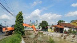 BBWS Cimancis Normalisasi Dan Rehabilitasi DI Cikeusik di Desa Leuweunggajah
