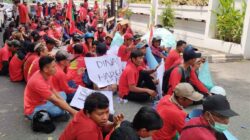 Ratusan Buruh PTPN 1 Regional 7 Gelar Unjuk Rasa Tuntut Pengangkatan