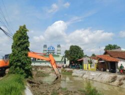 BBWS Cimancis Normalisasi Dan Rehabilitasi DI Cikeusik di Desa Leuweunggajah