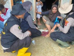 Kapolda Lampung : Polri Hadir Bantu Warga Terdampak Banjir, Penanganan Sentuh Fisik Dan Psikologis Serta Keamanan