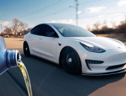 Jika Muncul 7 Tanda Ini, Segera Ganti Oli Mobil Anda