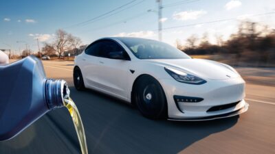 Jika Muncul 7 Tanda Ini, Segera Ganti Oli Mobil Anda