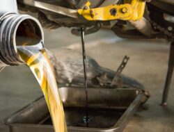 Ini 8 Tanda Oli Motor Anda Harus Diganti