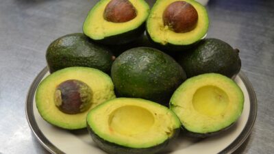10 Manfaat Alpukat Bagi Kesehatan