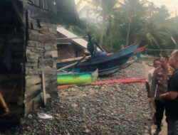 Polsek Kota Agung Identifikasi Kerusakan Rumah Pasca Terjangan Ombak