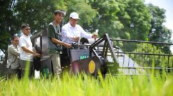 Mentan Banggakan Generasi Combine Harvester Terbaru di Serpong