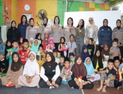 Program Polisi Mengajar, Polwan Polres Metro Jakarta Barat Kunjungi Sekolah Maju Bersama Kembangan