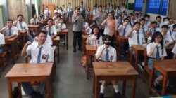 Police Goes to School: Polsek Taman Sari Tanamkan Kesadaran Hukum Sejak Dini di SMK Strada 2