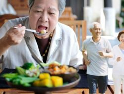 6 Tips Mengatur Pola Makan Sehat Untuk Yang Berusia Lanjut