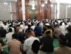 Walikota Bandar Lampung Laksanakan Sholat Ied di Masjid Al-Furqon