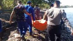 Polres Tanggamus Evakuasi Mayat Pria Tanpa Identitas di Pantai Kota Agung Timur