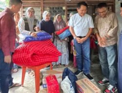 Bupati JKA Turun Tangan Beri Bantuan dan Bedah Rumah Untuk Mahasiswi Yatim di Padang Pariaman