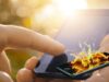 Hati-Hati, Ini 5 Bahaya Serius Smartphone Yang Sering Terpapar Panas Matahari