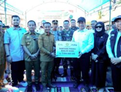 Mentan Salurkan Bantuan Rp9 Miliar untuk Warga Terdampak Bencana Bone