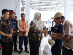 Ratusan Kepala Keluarga di Pardasuka Terima Bantuan Pangan