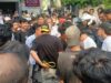 Diduga Terlibat Curanmor, Seorang Pria Dievakuasi Polisi dari Kerumunan Warga di Kalianda